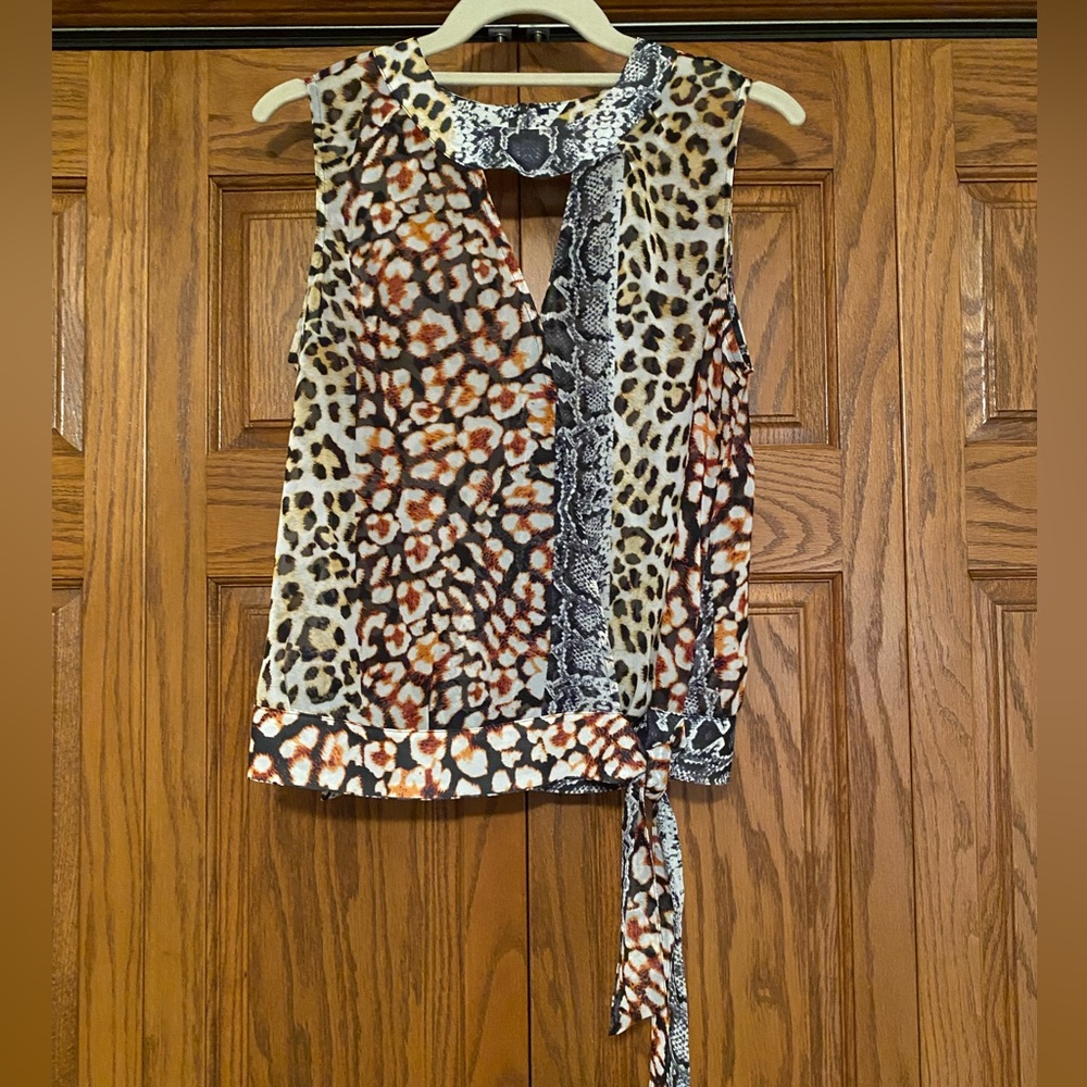 EXPRESS MULTI COLORED/PATTERNED TOP